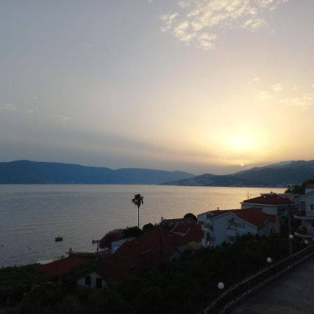 Villa Angelina Kumbor Exterior photo